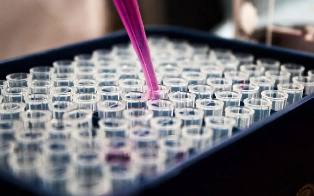 Clinical laboratory blood analyzer connected through secure data middleware