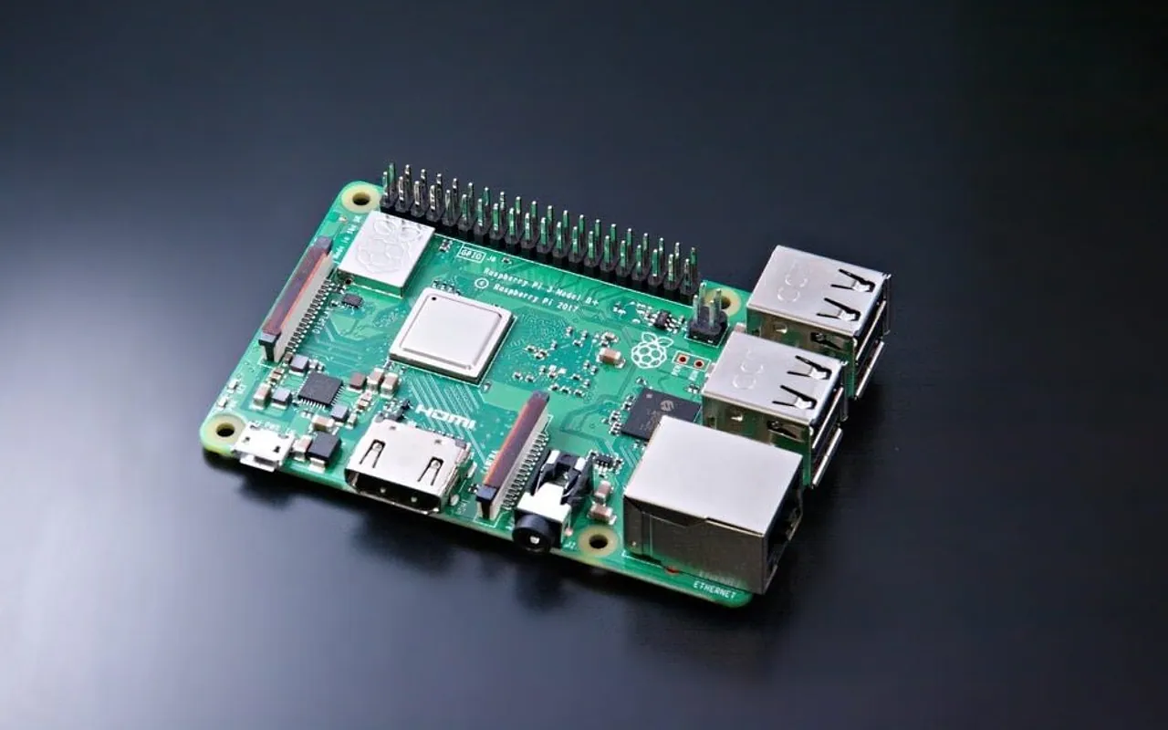 Compact Bluetooth gateway connecting nearby home devices to a cloud service