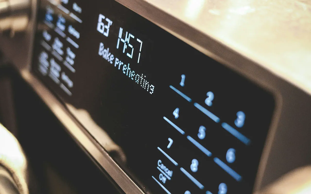 Industrial TFT display connected to an ESP32 embedded controller