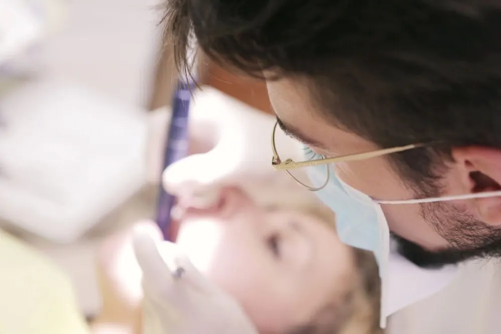 Home-use endoscope workflow supported by a mobile viewing application